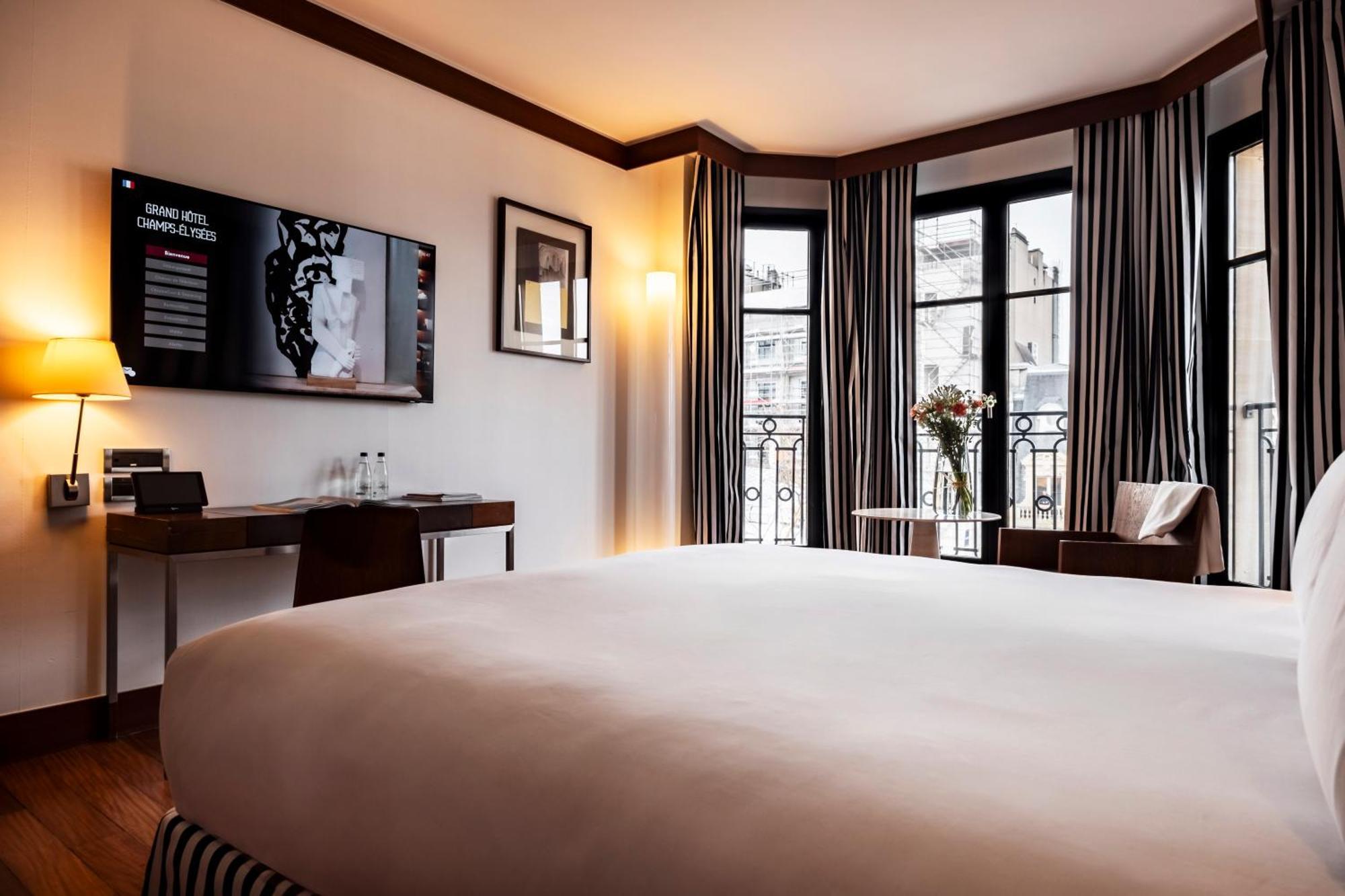 Grand Hotel Champs-Elysees Paris Exterior photo