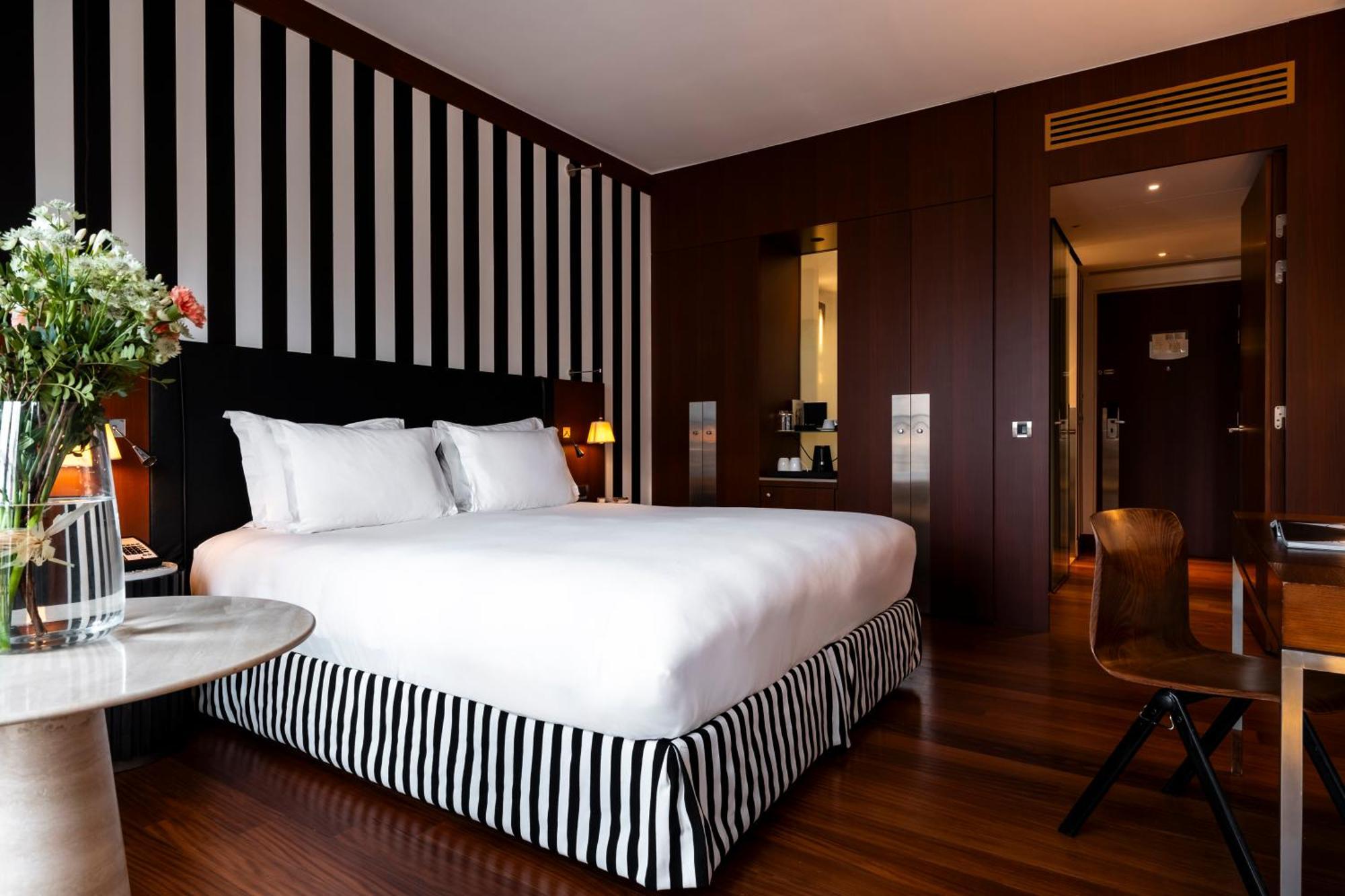 Grand Hotel Champs-Elysees Paris Exterior photo